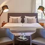 Mutterhaus Otel