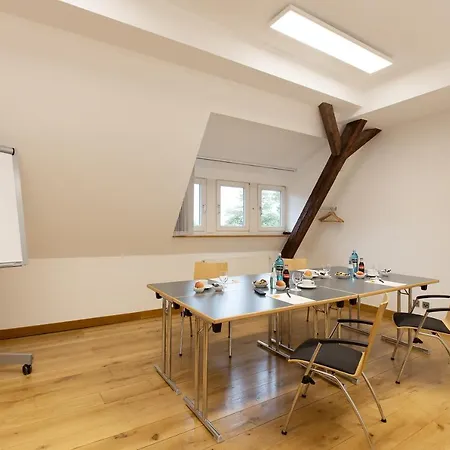 Mutterhaus Otel Düsseldorf