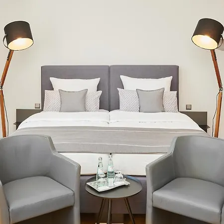 Mutterhaus Otel Düsseldorf