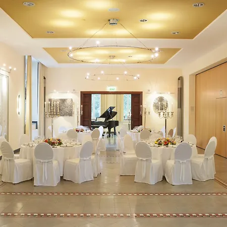 Hotel Mutterhaus 4*