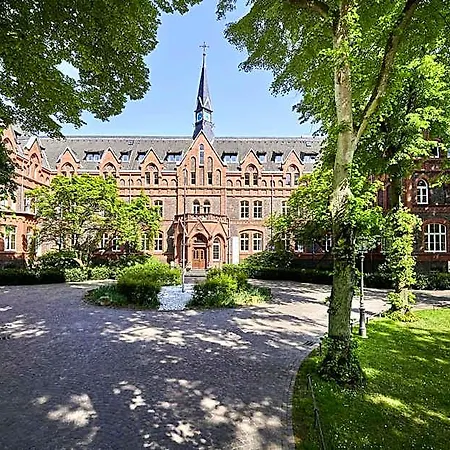 Mutterhaus Hotel 4*
