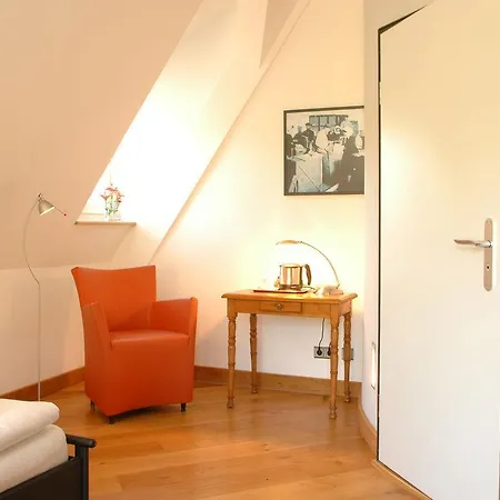 Mutterhaus Otel Düsseldorf