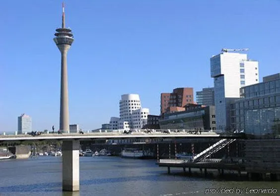 Mutterhaus Otel Düsseldorf