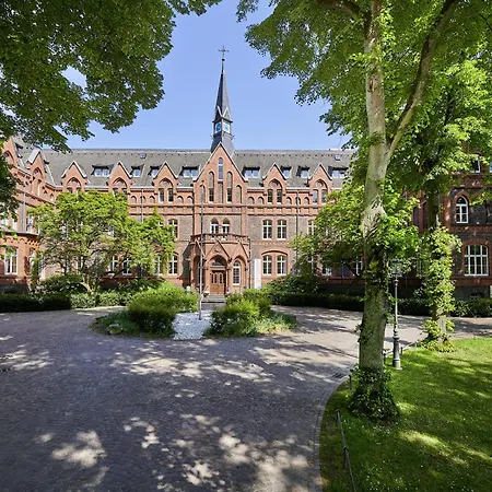Hotel Mutterhaus 4*