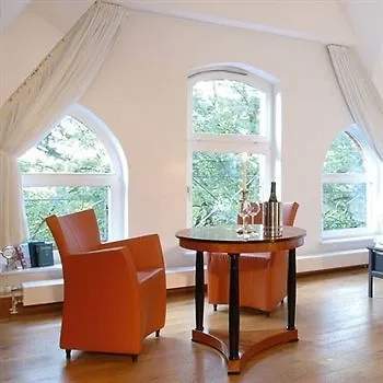 Mutterhaus Otel 4*